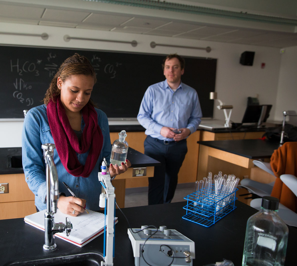 Student in a chemistry labratory 